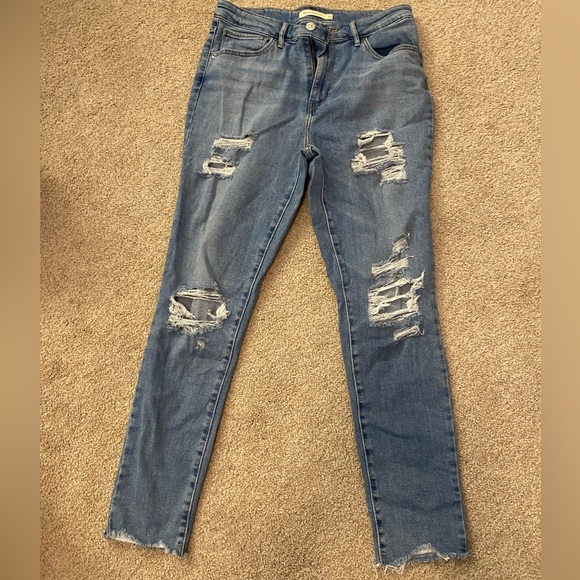Levi’s Distressed Cropped Jeans - Picture 1 of 3